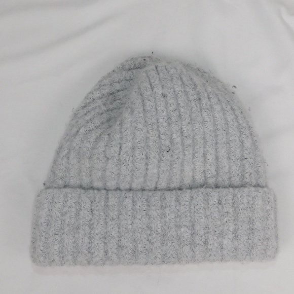 Gray Knit Winter Beanie | Soft Fuzzy Lined Hat | One Size | Warm & Cozy - Picture 3 of 6